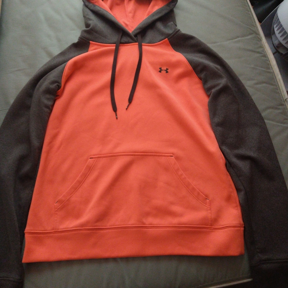 Under Armour Hoodie Women's small good cond